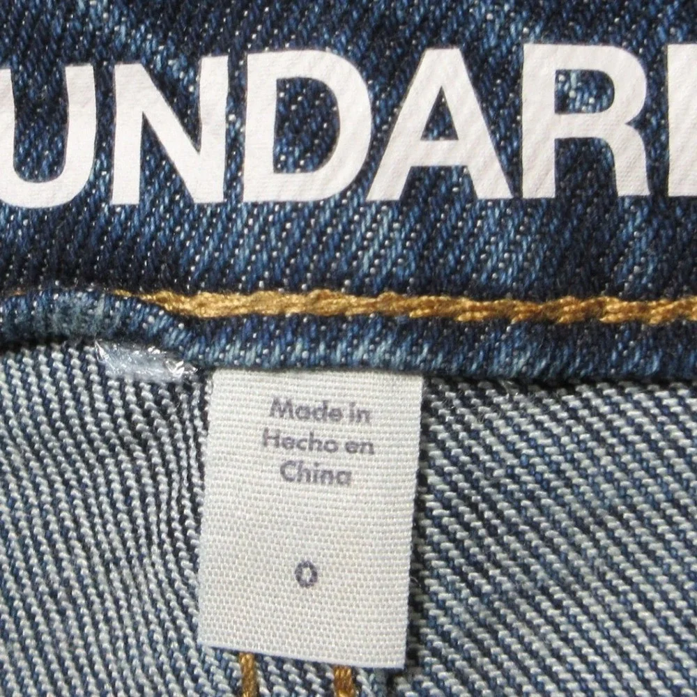 NO BOUNDARIES Relaxed Denim Shorts Sz 0 w/ 7